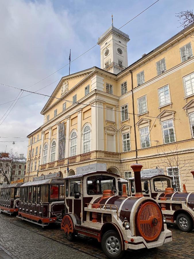 Apartments On Rynok Square Львов Экстерьер фото